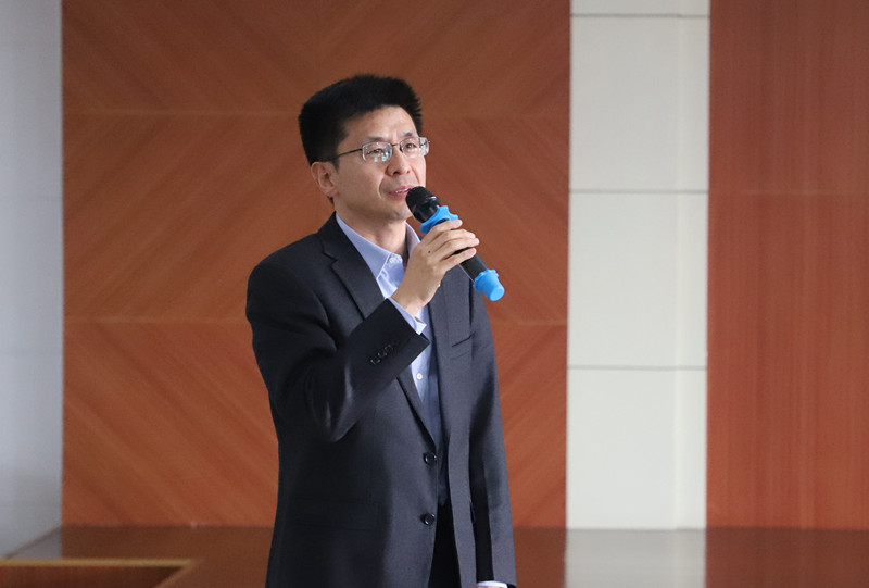 3-2 党委书记马绍敏主持辅导会.jpg