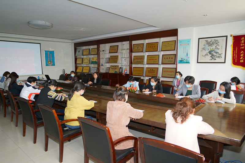 1589425489289068276.jpg 1 座谈会现场.jpg
